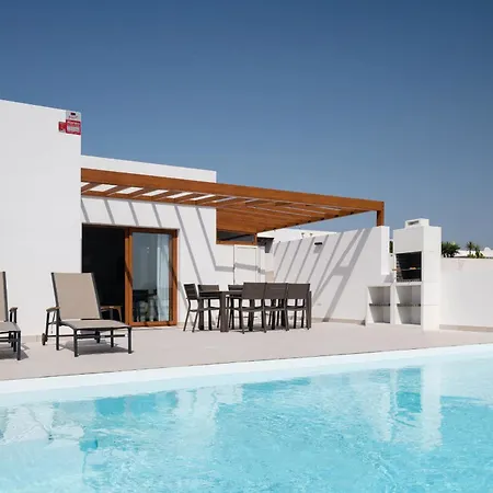 Gadea - Vipvipvillas Willa *